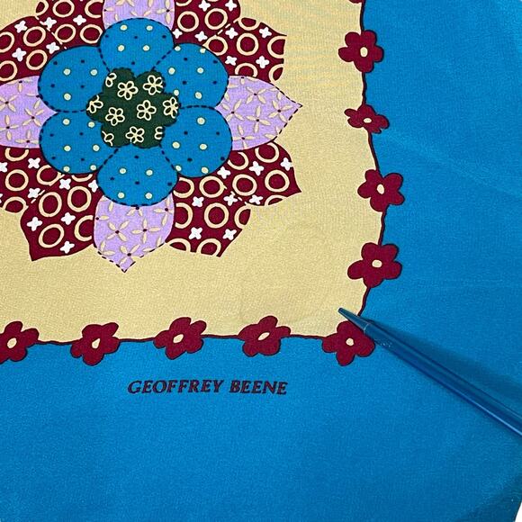 Geoffrey Beene 100% Silk Square Scarf – Floral Quilted Pattern – Teal Background - Picture 6 of 8